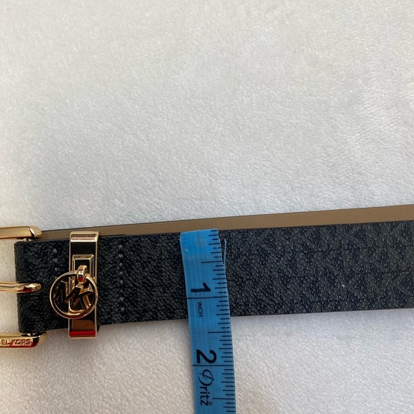 MICHAEL KORS MK LOGO Adjustable women’s belt size medium length 40” width 1.25” - Picture 11 of 11